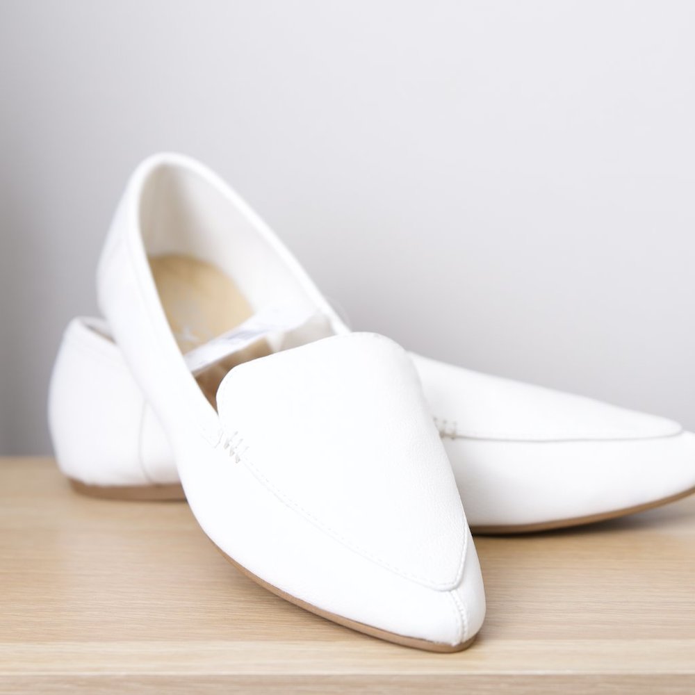 NWT White Pointed Toe Soft Leather Flats